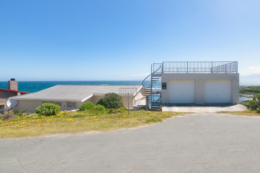 5 Bedroom Property for Sale in De Kelders Western Cape